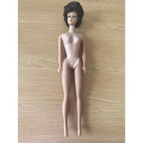 VTG Midge 1962 Brown Bubble Hair Blue Eyes Side Eye Original Red Swimsuit - Picture 11 of 16